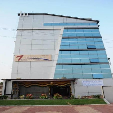 7 Hills Inn 티루파티 외부 사진